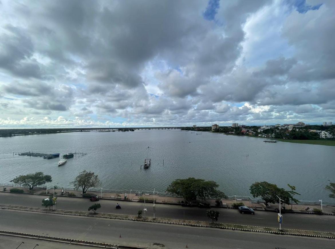 Club Marina and podium greens at Marina One Kochi